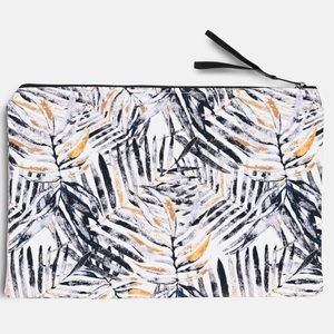 NWOT Vagabond Goods Canvas Workout Pouch Mono Palm